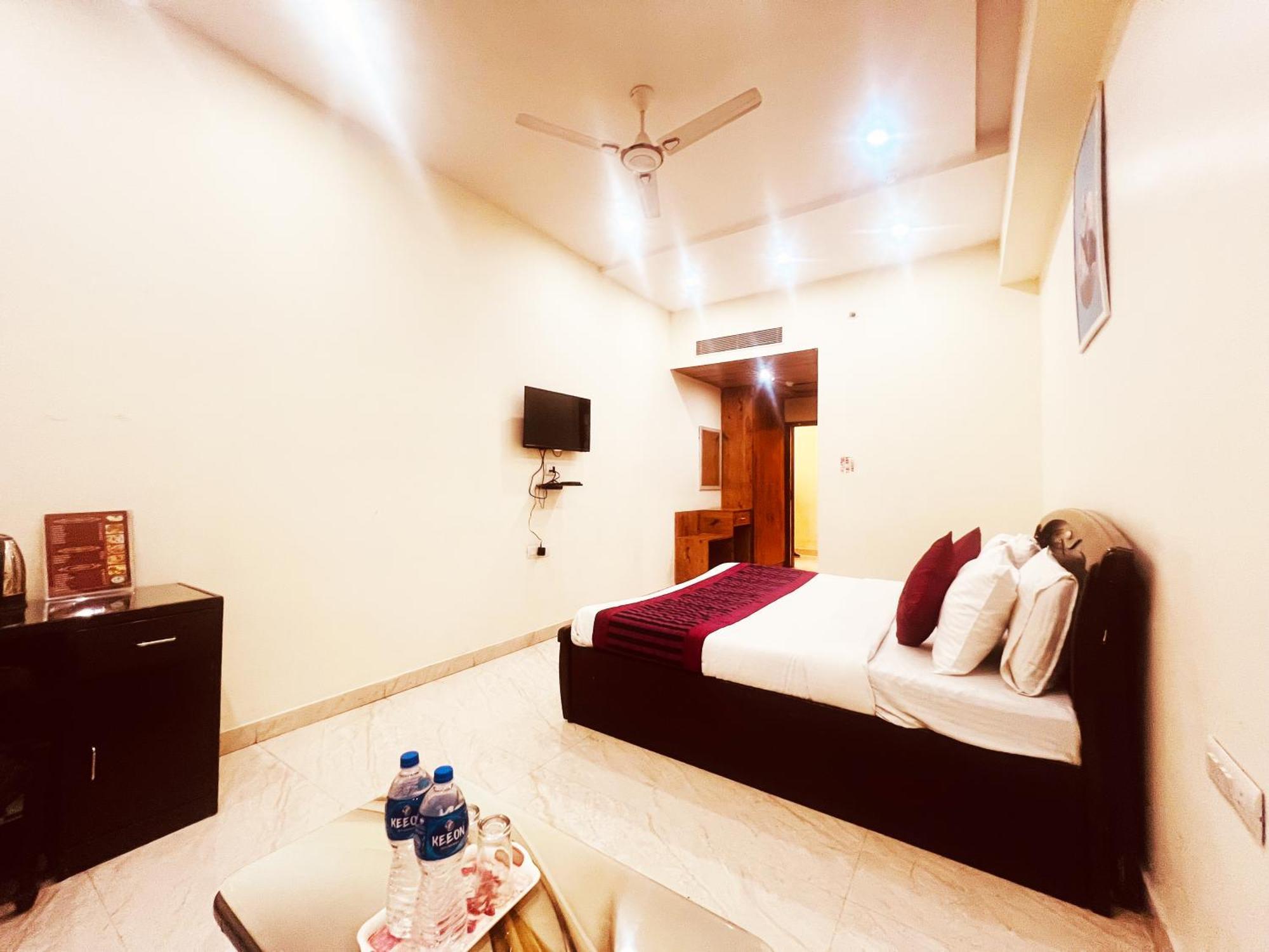Hotel Lagoona And Banquet Hall New Delhi Ngoại thất bức ảnh